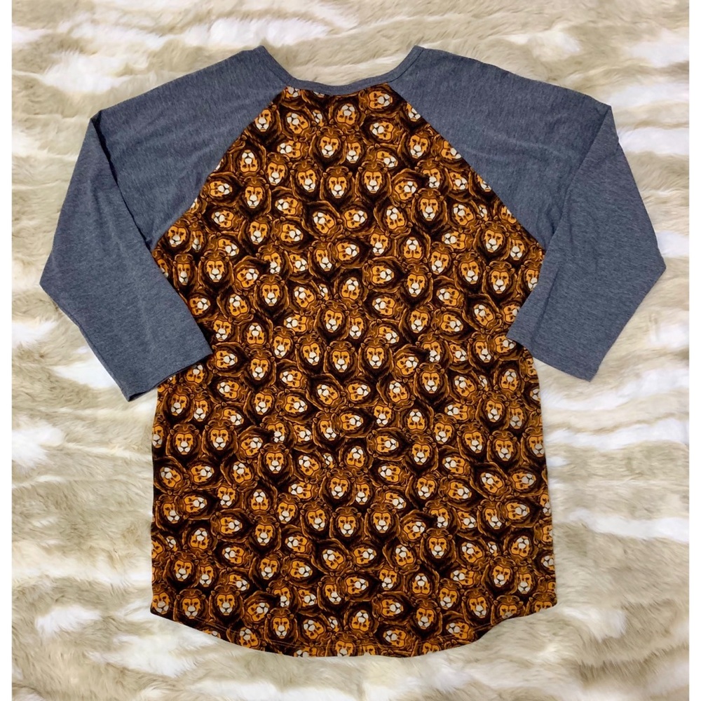 LULAROE Grey Lions Head Print 3/4 Sleeve Shirt - Picture 3 of 4